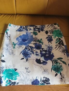 LOFT White Mini Skirt with Blue & Teal Floral Print